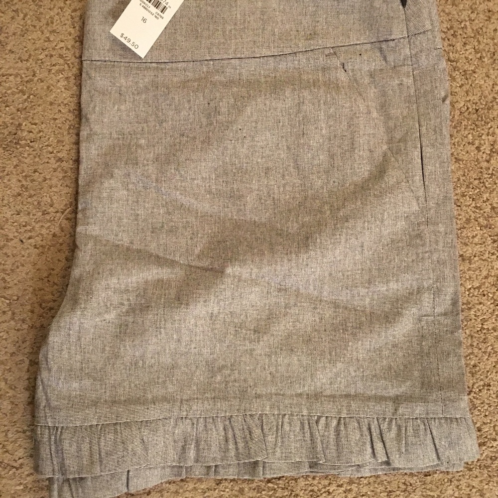 Loft Ruffle Shorts Size 16 - Picture 2 of 2